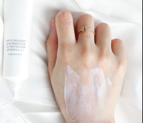 harnn白桑防曬霜油不油？harnn防曬霜防水嗎