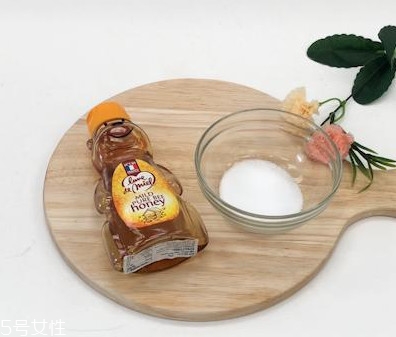 3種自做去黑頭面膜怎么做 3種自做去黑頭面膜怎么做