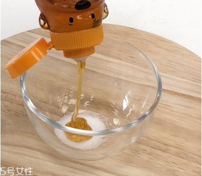 3種自做去黑頭面膜怎么做 3種自做去黑頭面膜怎么做