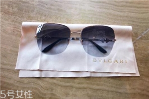 太陽鏡上的膠怎么清洗？太陽鏡上的膠水用什么洗？