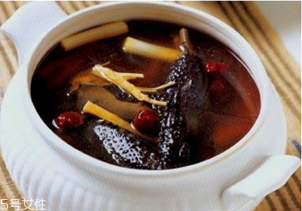 來月經(jīng)可以喝生地湯嗎 生地湯適合什么人喝 來月經(jīng)可以喝生地湯嗎 生地湯適合什么人喝