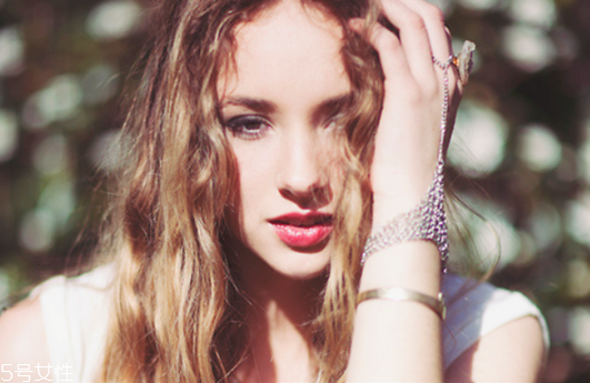 自體脂肪填充過(guò)多怎樣補(bǔ)救 自體脂肪填充過(guò)多解決方法 自體脂肪填充過(guò)多怎樣補(bǔ)救 自體脂肪填充過(guò)多解決方法