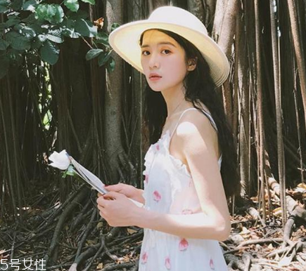 夏天拍照穿什么裙子好看？拍照適合穿什么裙子？