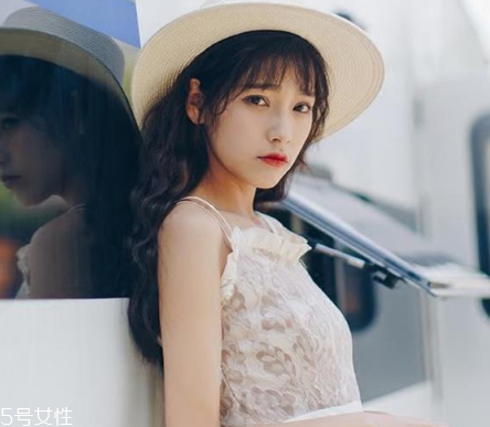 夏天拍照穿什么裙子好看？拍照適合穿什么裙子？