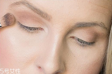 古銅色眼影怎么畫(huà) 古銅色眼影畫(huà)法教程