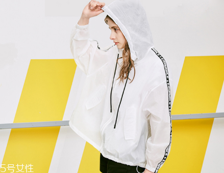 防曬衣上的油怎么洗？防曬衣上滴了油用什么洗？