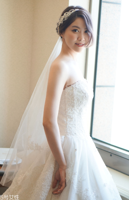 新娘劉海什么長(zhǎng)度最好 新娘頭發(fā)多長(zhǎng)最好