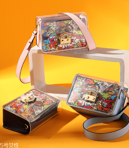 穿裙子背什么包包好看？穿裙子適合背什么包？