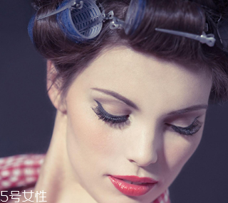 頭皮出油厲害怎么辦 頭皮出油6個(gè)正確養(yǎng)護(hù)習(xí)慣 頭皮出油厲害怎么辦 頭皮出油6個(gè)正確養(yǎng)護(hù)習(xí)慣