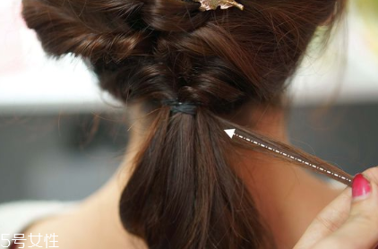 頭發(fā)少適合什么編發(fā) 發(fā)量少編發(fā)教程一步一步教 頭發(fā)少適合什么編發(fā) 發(fā)量少編發(fā)教程一步一步教