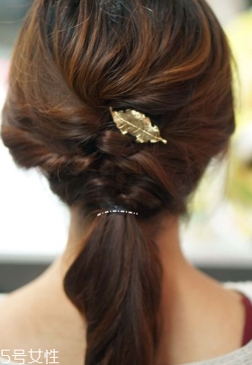 頭發(fā)少適合什么編發(fā) 發(fā)量少編發(fā)教程一步一步教 頭發(fā)少適合什么編發(fā) 發(fā)量少編發(fā)教程一步一步教