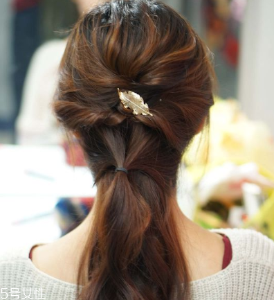 頭發(fā)少適合什么編發(fā) 發(fā)量少編發(fā)教程一步一步教 頭發(fā)少適合什么編發(fā) 發(fā)量少編發(fā)教程一步一步教