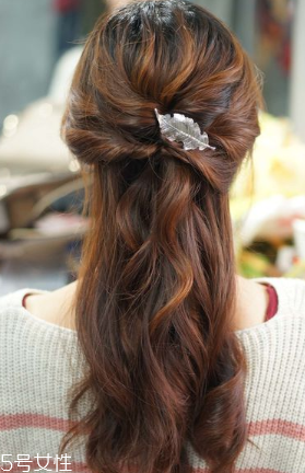 頭發(fā)少適合什么編發(fā) 發(fā)量少編發(fā)教程一步一步教 頭發(fā)少適合什么編發(fā) 發(fā)量少編發(fā)教程一步一步教