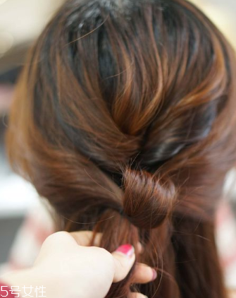 頭發(fā)少適合什么編發(fā) 發(fā)量少編發(fā)教程一步一步教 頭發(fā)少適合什么編發(fā) 發(fā)量少編發(fā)教程一步一步教