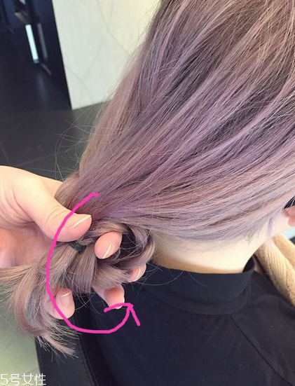 發(fā)帶發(fā)型女圖片 2款最簡單入門款發(fā)帶發(fā)型 發(fā)帶發(fā)型女圖片 2款最簡單入門款發(fā)帶發(fā)型