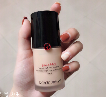 阿瑪尼權(quán)力粉底液干皮可以用嗎 阿瑪尼power fabric粉底液 阿瑪尼權(quán)力粉底液干皮可以用嗎 阿瑪尼power fabric粉底液