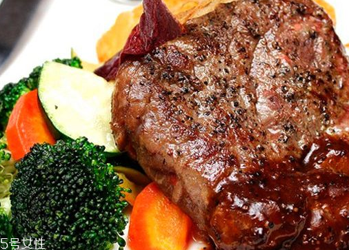 西冷牛排七分熟煎多久？