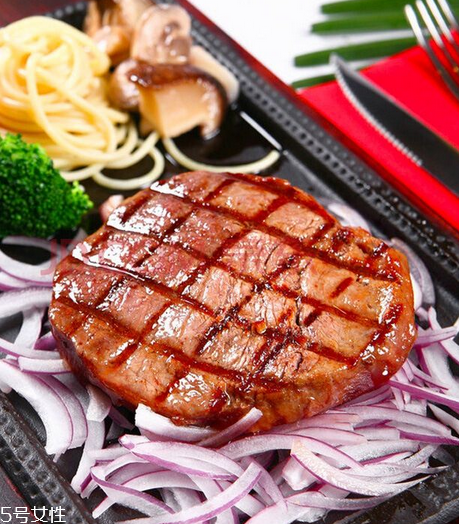 西冷牛排如何腌制肉嫩？西冷牛排腌制方法