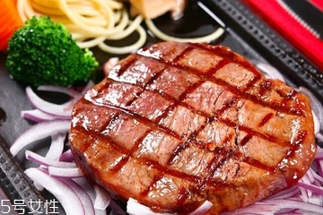 西冷牛排推薦幾分熟？西冷牛排幾分熟好吃？