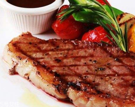 西冷牛排配什么酒？吃西冷牛排喝什么酒？