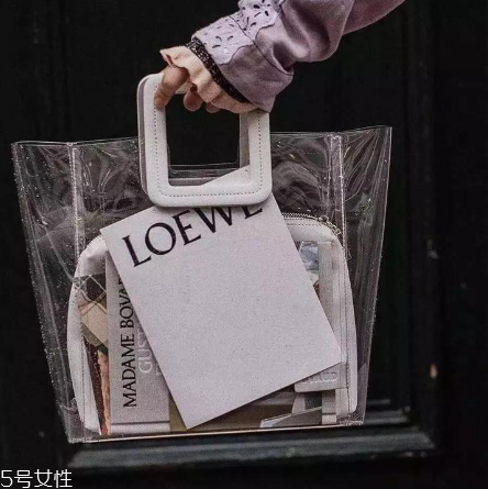 度假背什么包包好看？度假適合背什么包包？