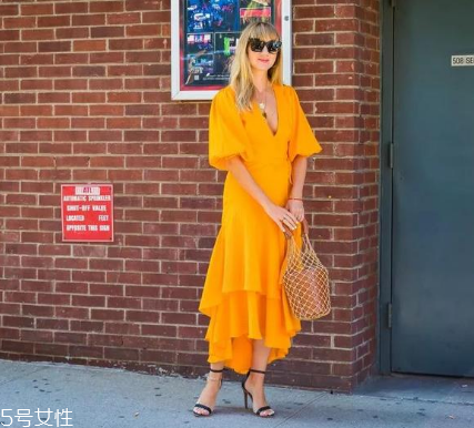 度假背什么包包好看？度假適合背什么包包？