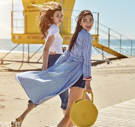 度假背什么包包好看？度假適合背什么包包？