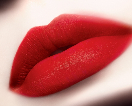 阿瑪尼口紅和ysl圣羅蘭哪個(gè)貴？阿瑪尼和ysl口紅哪個(gè)好