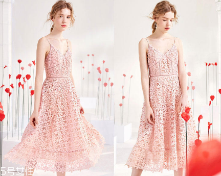 夏天度假穿什么裙子好看？什么裙子適合夏天度假穿？