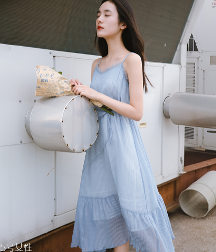 胸大適合什么連衣裙？胸大穿什么連衣裙好看？