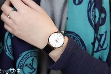 手表可以戴右手嗎？手表能不能戴在右手？