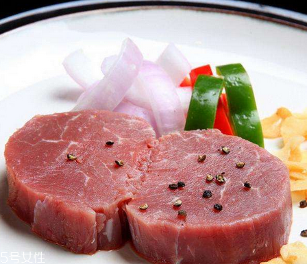 菲力牛排是合成的嗎？菲力牛排是牛里脊嗎？