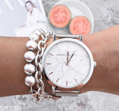 手表可以用吹風(fēng)機(jī)吹嗎？手表進(jìn)水能用吹風(fēng)機(jī)嗎？