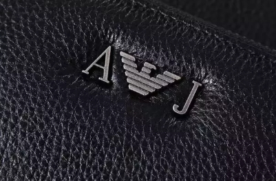 阿瑪尼男士錢(qián)包多少錢(qián)？阿瑪尼男士錢(qián)包正品價(jià)格