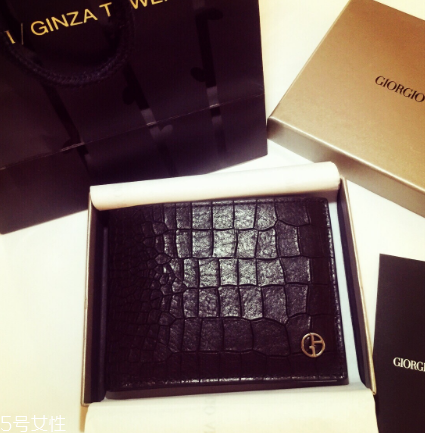 阿瑪尼錢包貴嗎？阿瑪尼錢包專柜價(jià)格