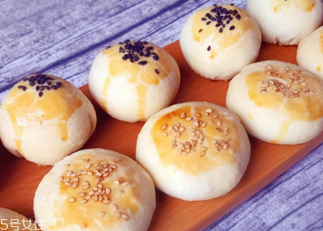 綠豆酥的熱量是多少 綠豆酥吃多了會發(fā)胖嗎 綠豆酥的熱量是多少 綠豆酥吃多了會發(fā)胖嗎