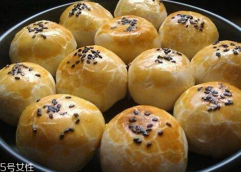 綠豆酥的熱量是多少 綠豆酥吃多了會發(fā)胖嗎 綠豆酥的熱量是多少 綠豆酥吃多了會發(fā)胖嗎