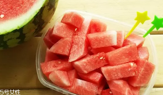 西瓜汁怎么洗掉？怎樣避免西瓜汁弄臟衣物？