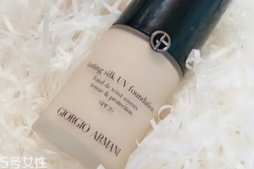 阿瑪尼純凈持妝粉底液2號還是4號 亞洲膚色適合2號還是4號 阿瑪尼純凈持妝粉底液2號還是4號 亞洲膚色適合2號還是4號