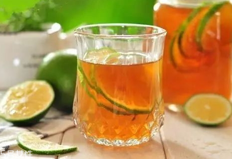 檸檬紅茶可以加蜂蜜嗎 檸檬紅茶什么時候加蜂蜜 檸檬紅茶可以加蜂蜜嗎 檸檬紅茶什么時候加蜂蜜