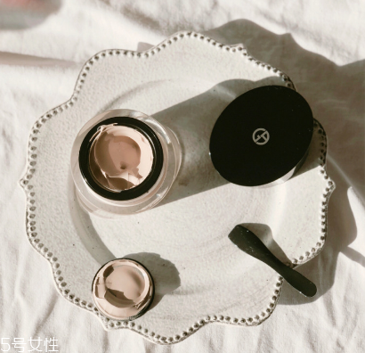 阿瑪尼素顏霜能遮瑕嗎？阿瑪尼素顏霜有遮瑕效果嗎？