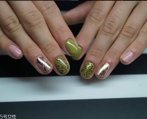 綠色指甲油哪個牌子好 綠色指甲油美甲花樣圖 綠色指甲油哪個牌子好 綠色指甲油美甲花樣圖