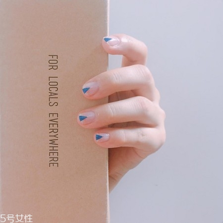 倒三角幾何美甲圖片 倒三角幾何美甲樣式大全 倒三角幾何美甲圖片 倒三角幾何美甲樣式大全