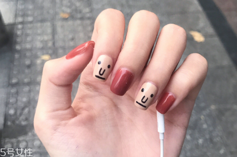 美甲燈會引起皮膚癌嗎 美甲后指甲受損如何修復(fù) 美甲燈會引起皮膚癌嗎 美甲后指甲受損如何修復(fù)