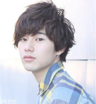 韓式男生燙發(fā)型2018款 男生紋理燙發(fā)型圖片 韓式男生燙發(fā)型2018款 男生紋理燙發(fā)型圖片