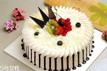 蛋糕用動物奶油和植物奶油哪個好？動物奶油和植物奶油區(qū)別