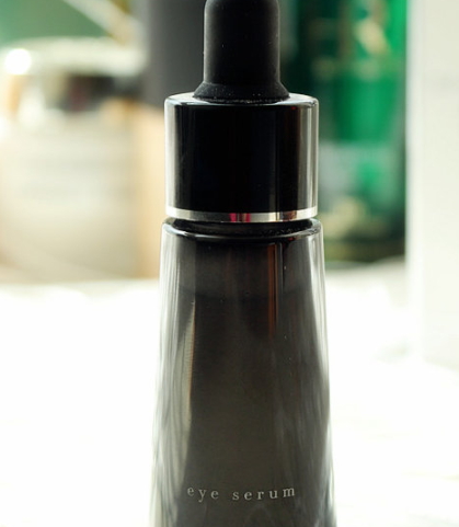 阿瑪尼黑鑰匙眼部精華怎么用？阿瑪尼黑鑰匙眼部精華多少錢