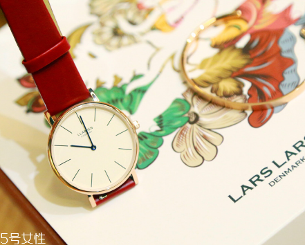 拉爾森手表和dw哪個(gè)好？lars larsen好還是dw好？