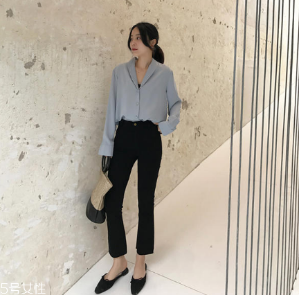 喇叭褲怎么搭配顯腿長(zhǎng)？喇叭褲怎么穿顯高？