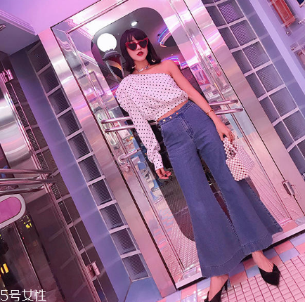 喇叭褲怎么搭配顯腿長(zhǎng)？喇叭褲怎么穿顯高？